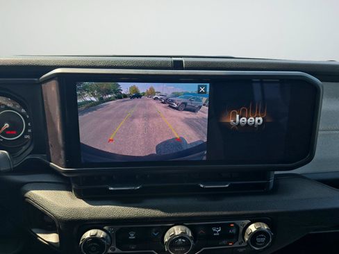 Used 2024 Jeep Wrangler Unlimited Sport AWD/4WD image 16