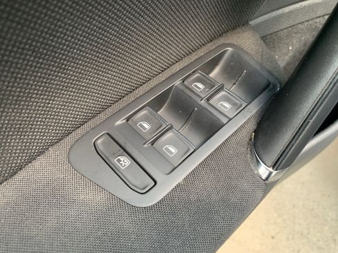 Used 2015 Volkswagen GTI SE FWD image 15
