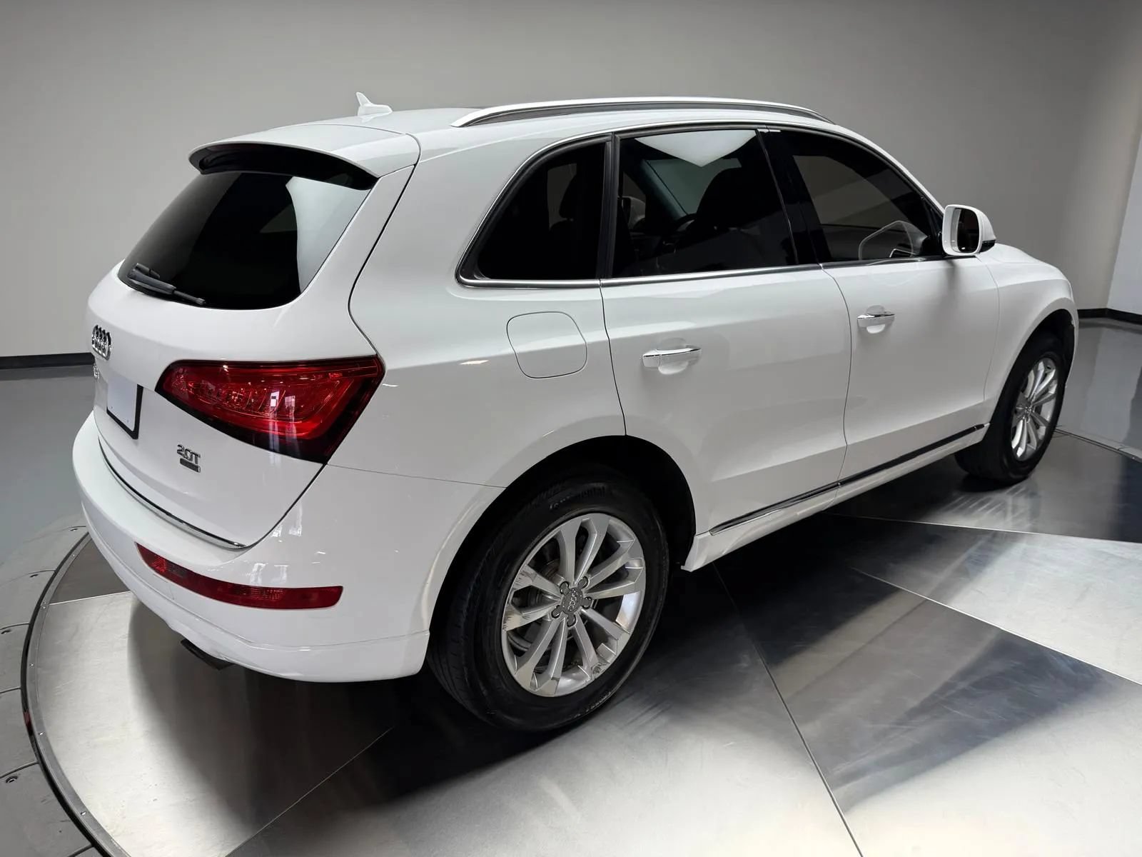 Used 2016 Audi Q5 2.0T Premium AWD/4WD image 2