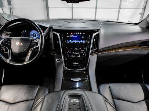 Used 2016 Cadillac Escalade Platinum image 21