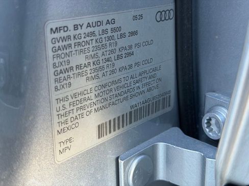 Used 2025 Audi Q5 Premium w/ Convenience Package AWD/4WD image 23