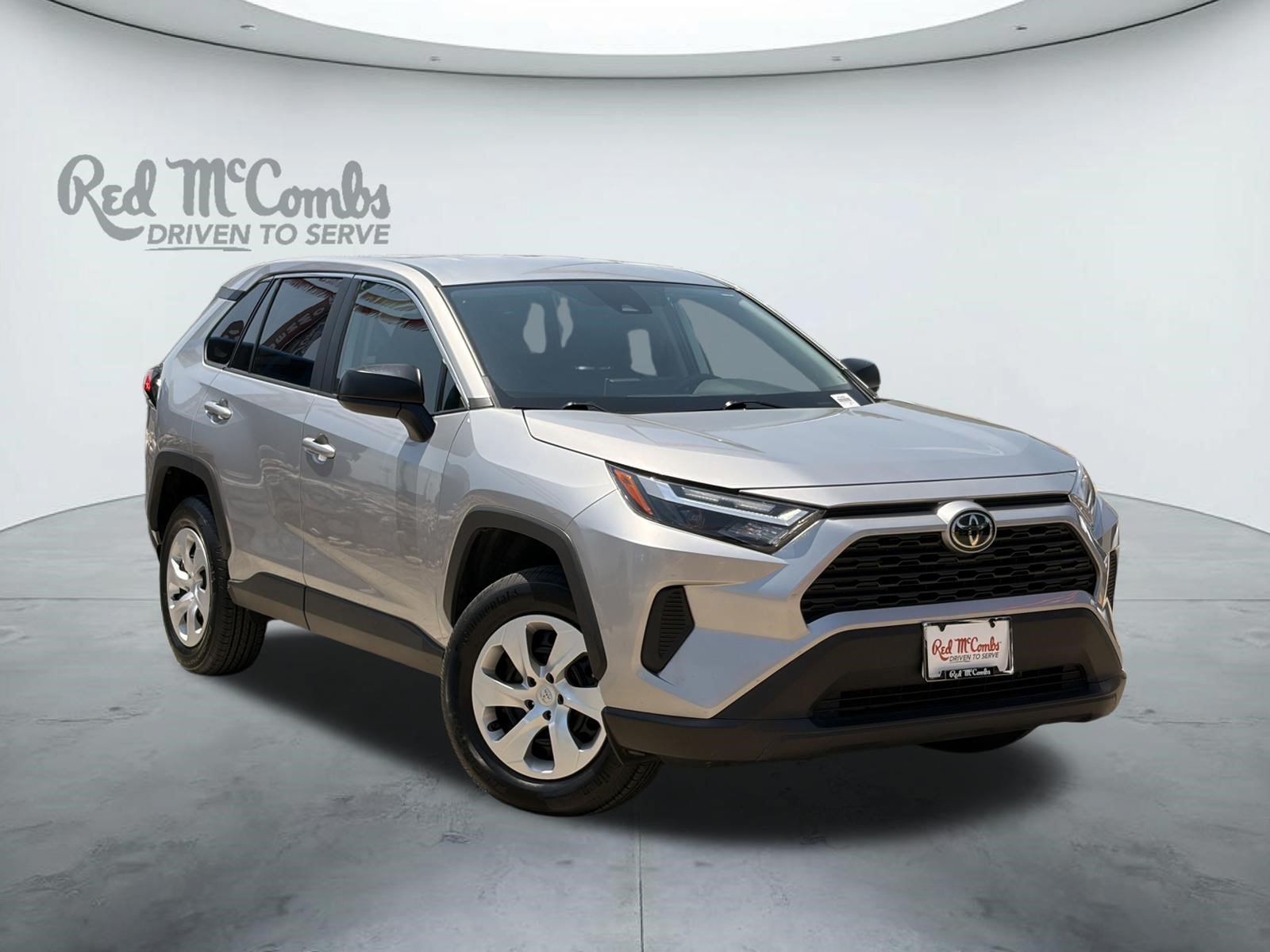 Used 2025 Toyota RAV4 LE AWD/4WD image 1
