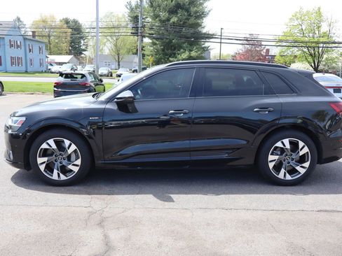 Used 2021 Audi e-tron Premium w/ Towing Package AWD/4WD image 8