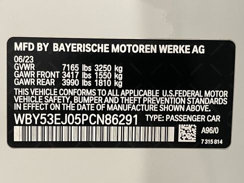 Used 2023 BMW i7 xDrive60 AWD/4WD image 25
