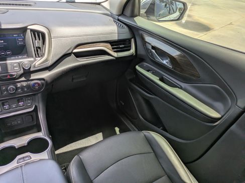 Used 2019 GMC Terrain Denali w/ Advanced Safety Package FWD image 16