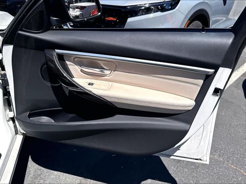Used 2018 BMW 330i Sedan w/ Convenience Package RWD image 28