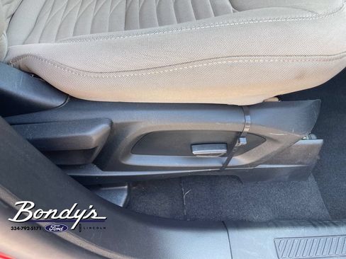 Used 2021 Ford Explorer XLT RWD image 17