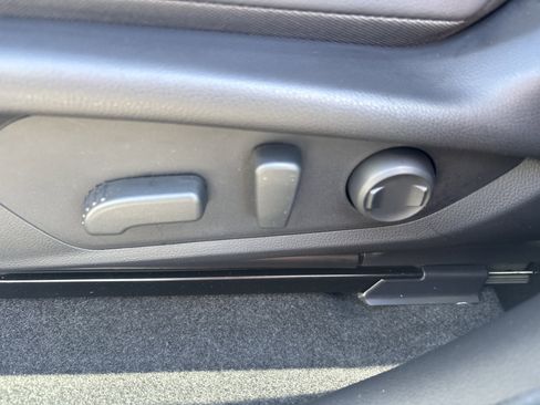 Used 2025 Subaru Crosstrek 2.5i Limited image 7