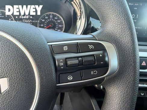 Used 2022 Kia K5 LXS FWD image 16