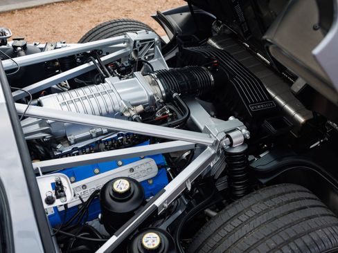 Used 2006 Ford GT RWD image 88