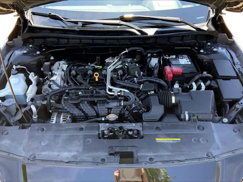Used 2024 Nissan Altima 2.5 SV FWD image 29