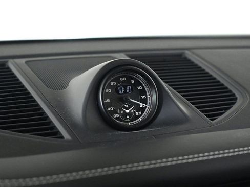 Certified 2025 Porsche Macan image 21