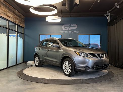 Used 2017 Nissan Rogue Sport SV image 1