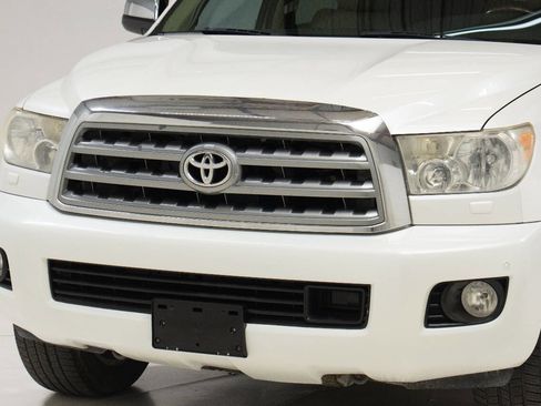 Used 2011 Toyota Sequoia Platinum image 10