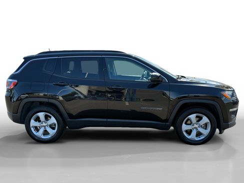 Used 2020 Jeep Compass Latitude FWD image 6