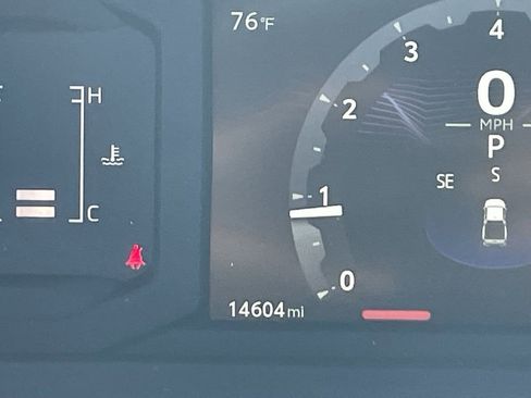 Used 2024 Toyota Tacoma SR image 9