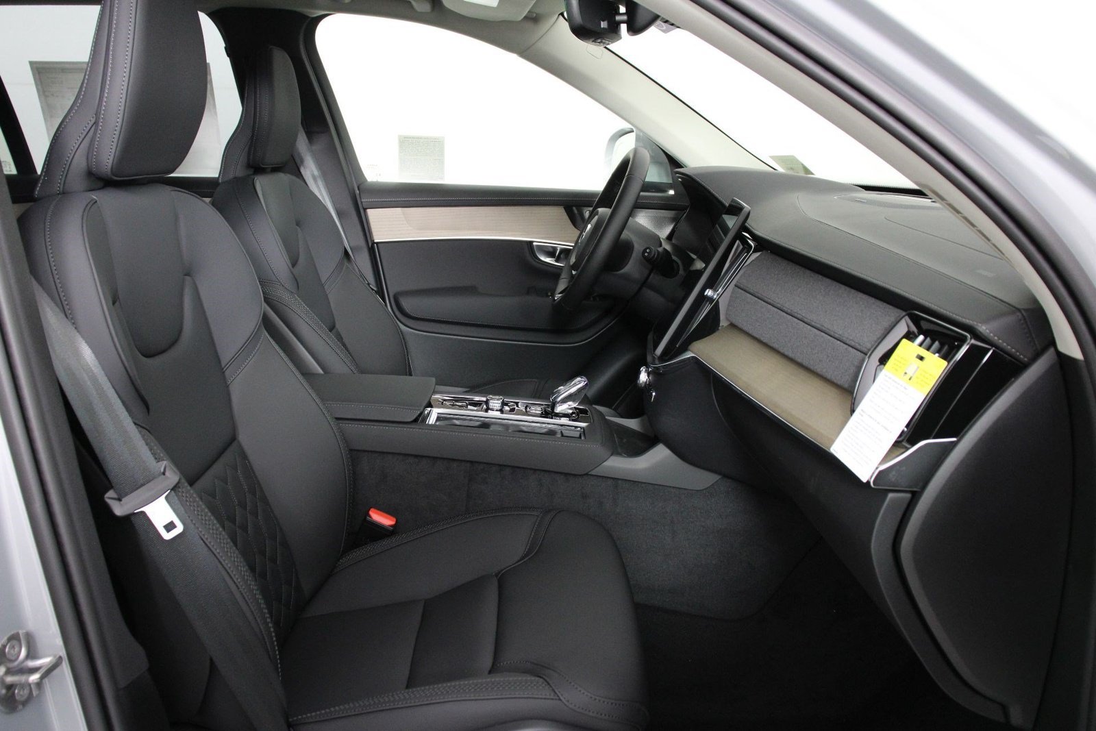 New 2026 Volvo XC90 T8 Plus w/ Protection Package AWD/4WD image 10