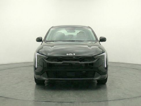 Used 2025 Kia K4 LXS image 2