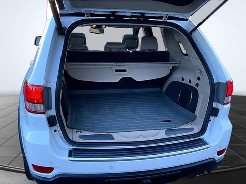 Used 2013 Jeep Grand Cherokee Overland w/ Advance Technology Group AWD/4WD image 19