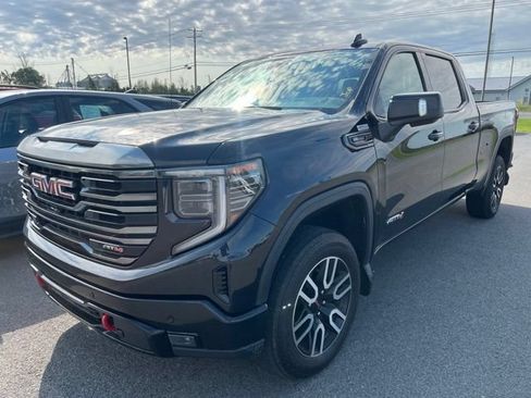 Used 2023 GMC Sierra 1500 AT4 w/ AT4 Preferred Package AWD/4WD image 1