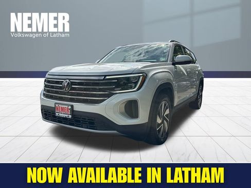 Used 2024 Volkswagen Atlas SE AWD/4WD image 1