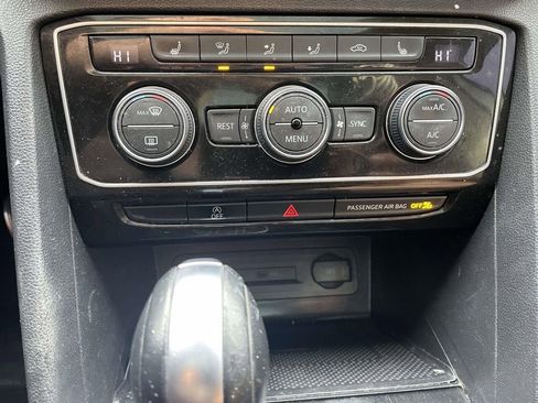 Used 2022 Volkswagen Atlas SEL R-Line image 41