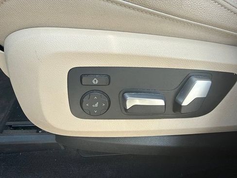 Used 2022 BMW X5 xDrive40i w/ Premium Package AWD/4WD image 16