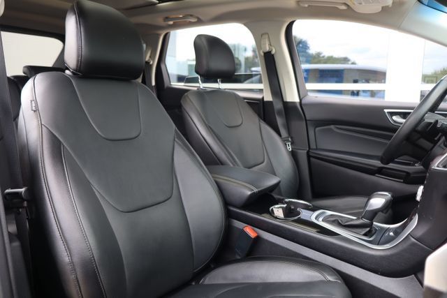Used 2017 Ford Edge Titanium w/ Technology Package AWD/4WD image 40