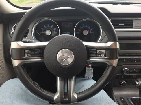 Used 2010 Ford Mustang Premium image 26