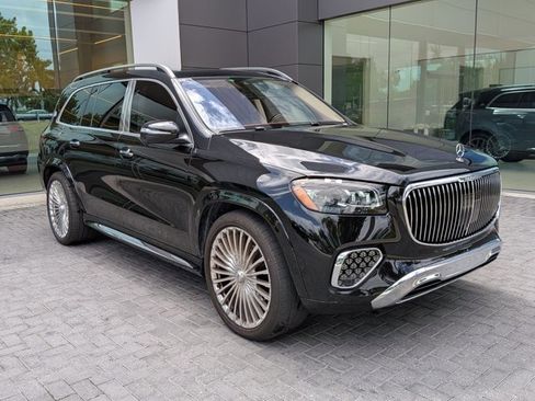 Used 2024 Mercedes-Benz Maybach GLS 600 4MATIC image 3