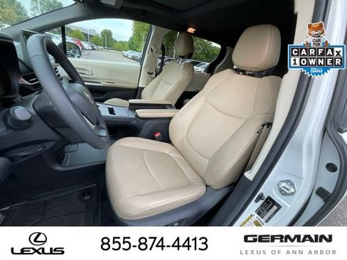 Used 2023 Toyota Sienna XLE FWD image 12