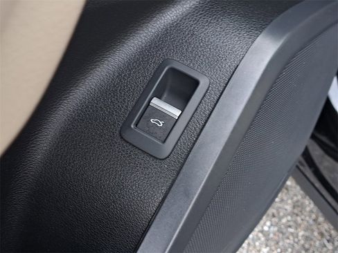 Certified 2023 Audi Q5 2.0T Premium w/ Convenience Package image 21