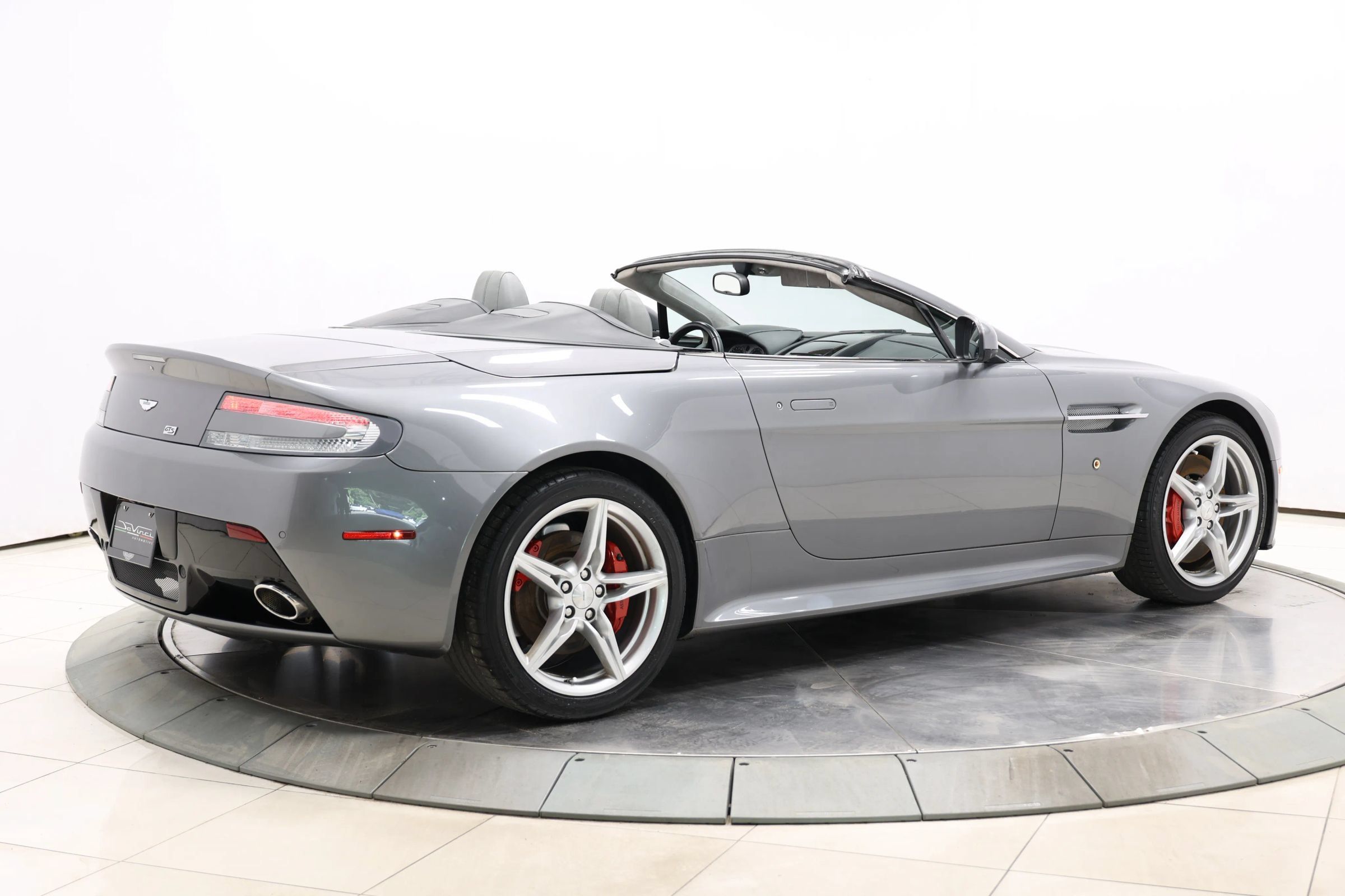 Used 2016 Aston Martin V8 Vantage S RWD image 40