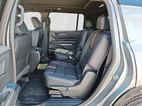 New 2026 Chevrolet Traverse RS w/ LPO, Floor Liner Package AWD/4WD image 16