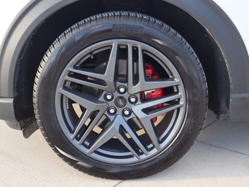 Used 2025 Ford Explorer ST image 36