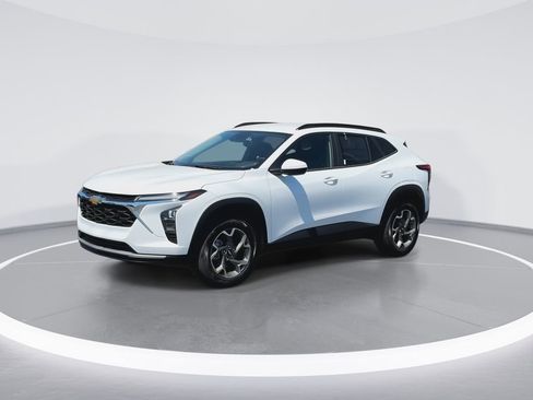 New 2026 Chevrolet Trax LT w/ Driver Confidence Package FWD image 4