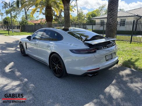 Used 2017 Porsche Panamera 4 image 9