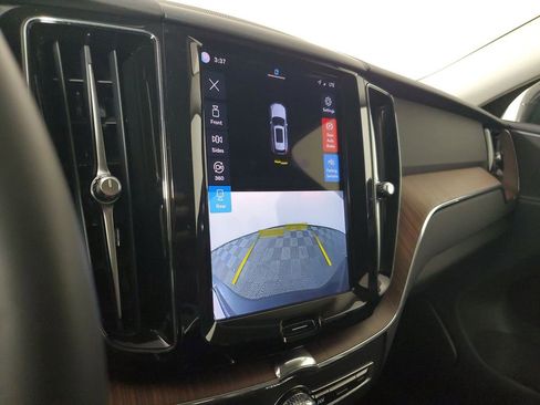 Used 2023 Volvo XC60 B5 Plus w/ Climate Package image 31