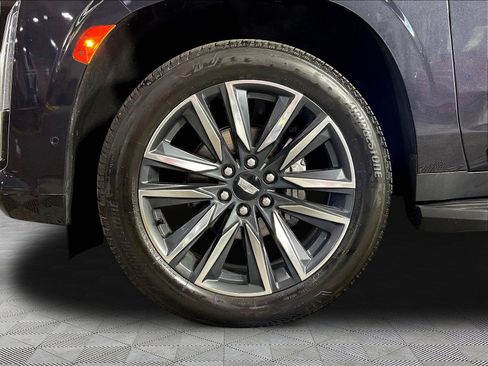 Used 2022 Cadillac Escalade ESV Sport AWD/4WD image 34