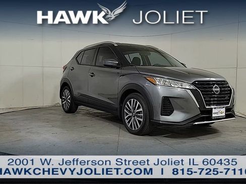Used 2024 Nissan Kicks SV image 1