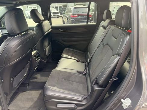 Used 2025 Jeep Grand Cherokee L Altitude AWD/4WD image 14