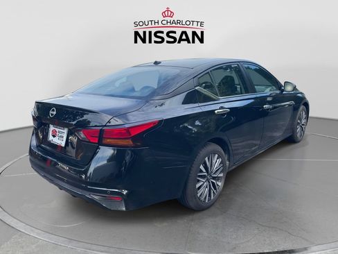 Used 2025 Nissan Altima 2.5 SV FWD image 6