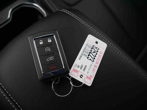 New 2025 Jeep Grand Cherokee Limited image 35