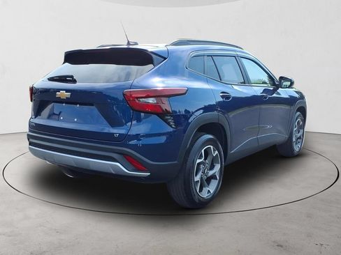 Used 2024 Chevrolet Trax LT w/ Driver Confidence Package FWD image 5