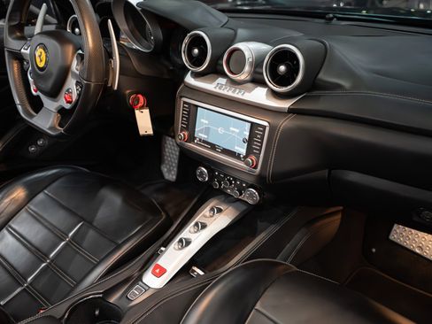 Used 2015 Ferrari California T image 29
