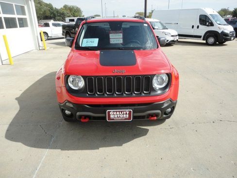 Used 2018 Jeep Renegade Trailhawk w/ Cold Weather Group II image 21