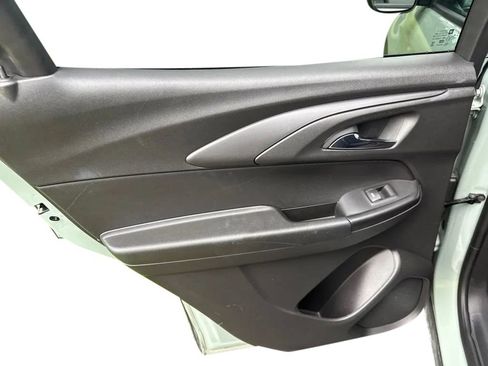 Used 2025 Chevrolet TrailBlazer LT FWD image 25