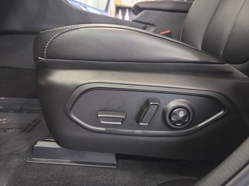 New 2025 Jeep Grand Cherokee Limited w/ Trailer Tow Package image 30