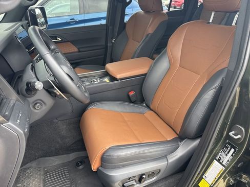 Used 2025 Lexus GX 550 image 7