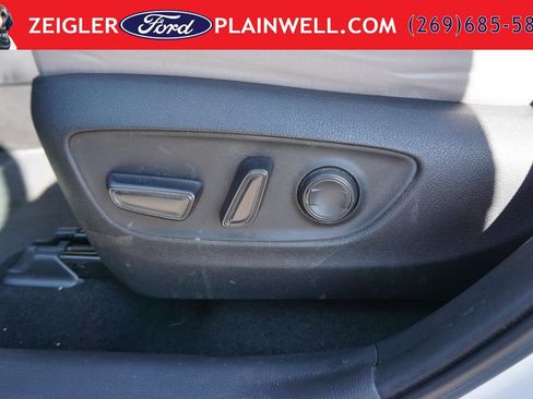 Used 2024 Toyota RAV4 XLE AWD/4WD image 17